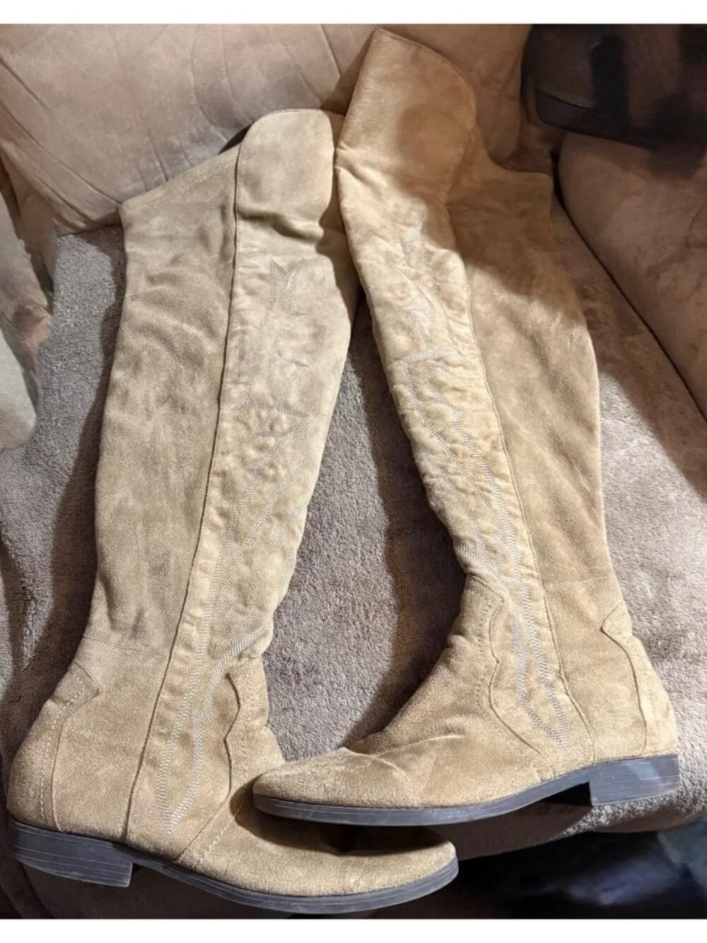 Me Too “Brandy” Western Embroidered Knee-High Boots – Size 9.5